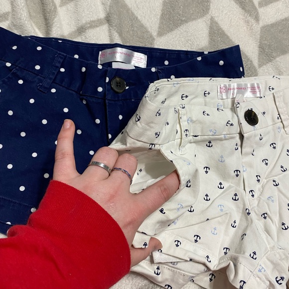 Set of white and navy shorts - Picture 3 of 6